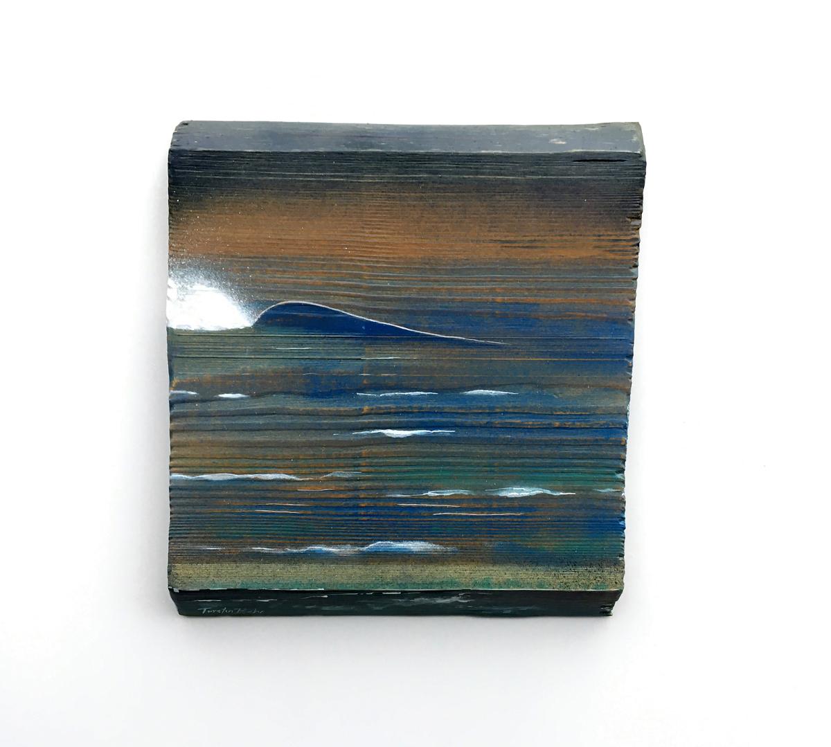 dark wave with white lines